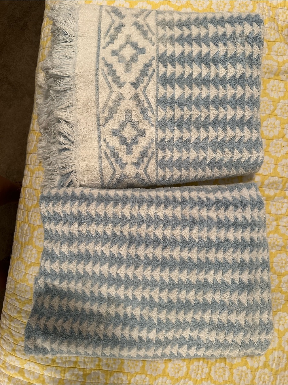 Pendleton Light Blue and White Geometric Towel set